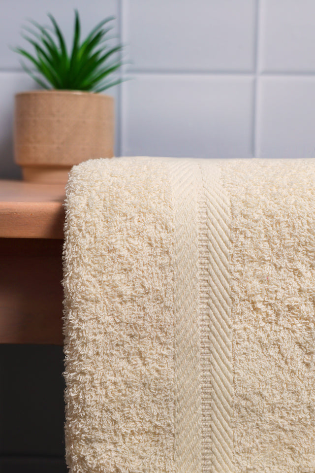 Toalla TRU color crema 380 Gr