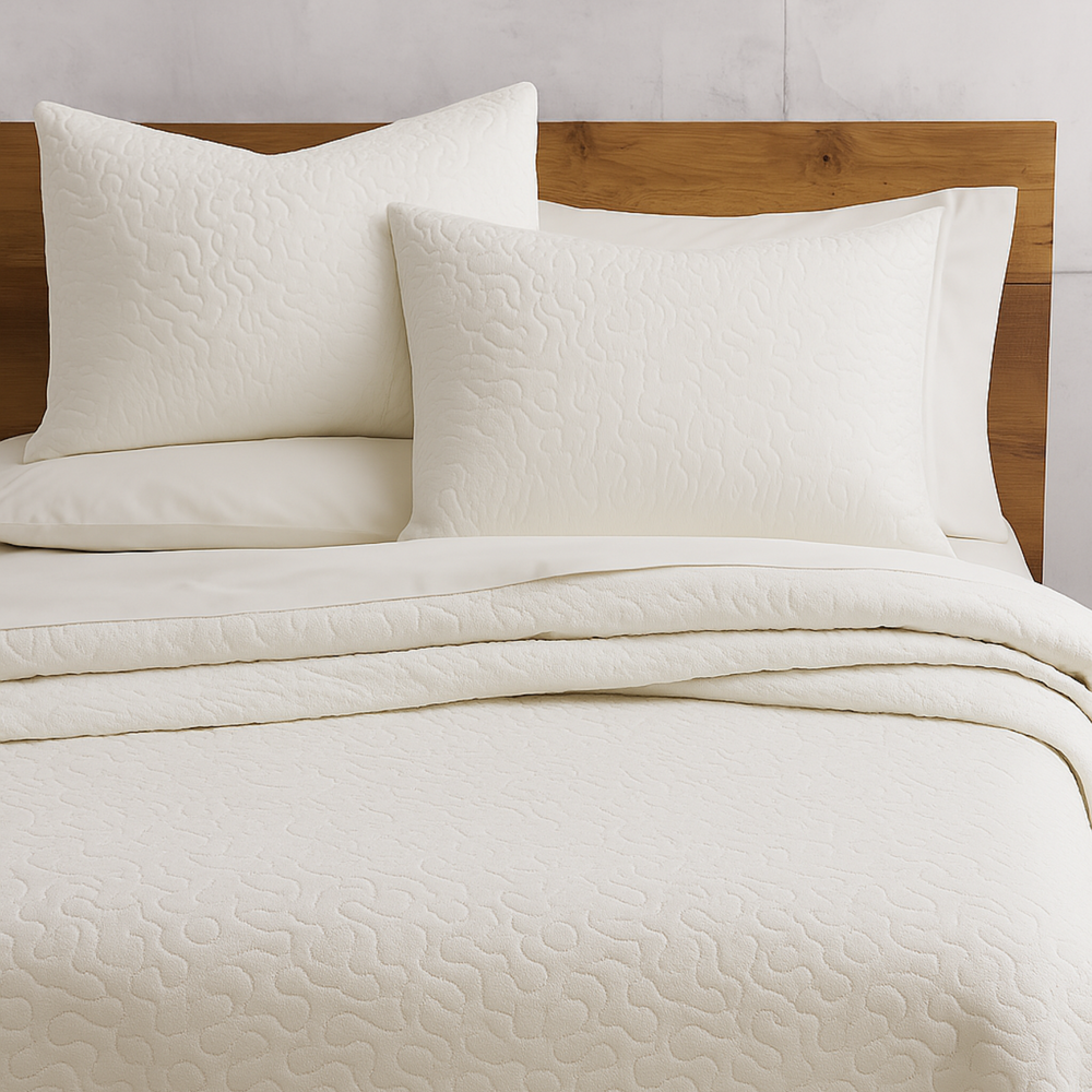 White Microfiber Bedspread with Plain x Stripe Print