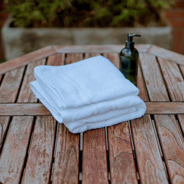 White Line Towel 450 Gsm
