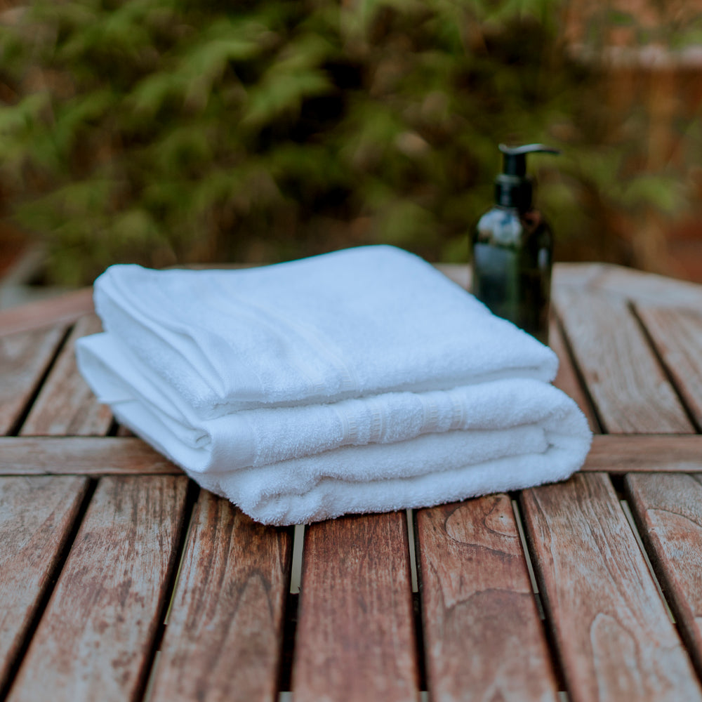 White Line Towel 450 Gsm
