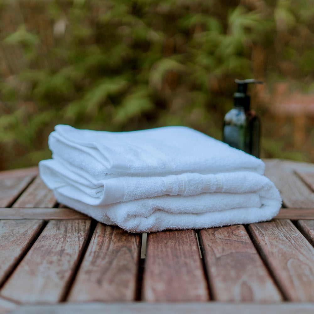White Line Towel 450 Gsm