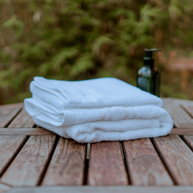 White Line Towel 450 Gsm