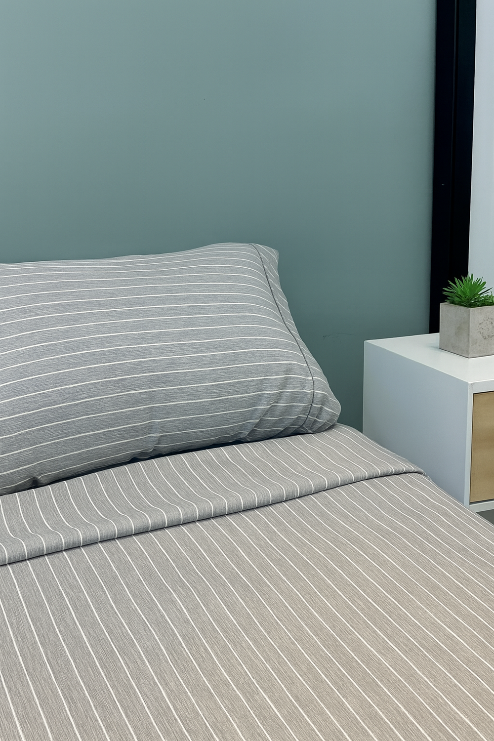 Juego de Sábanas TRU –  Cationicas - Raya Azul Grisáceo