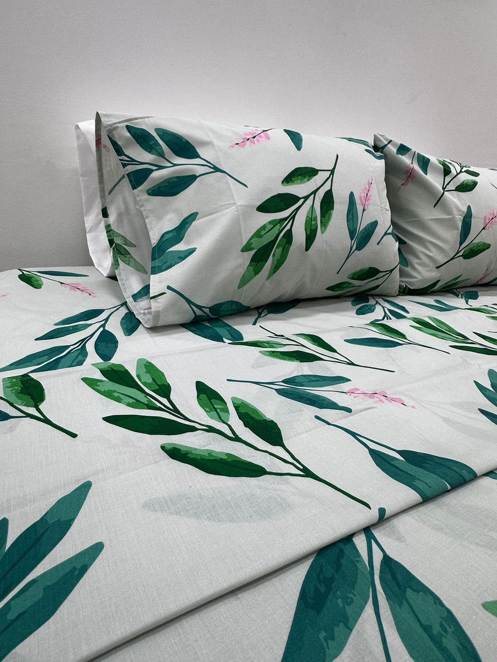 Juego De Sabana TRU 144 Hilos Estampado Hojas Verdes