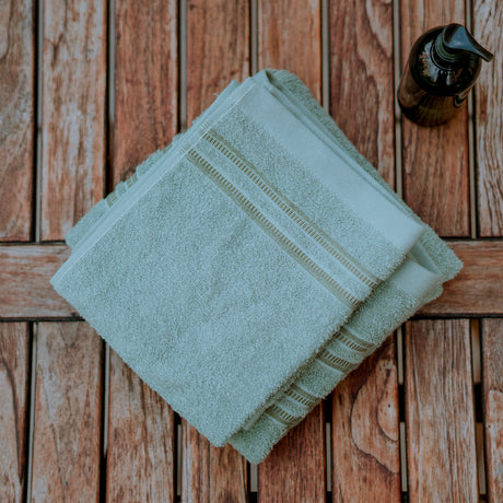 Jade Green Line Towel 450 Gms