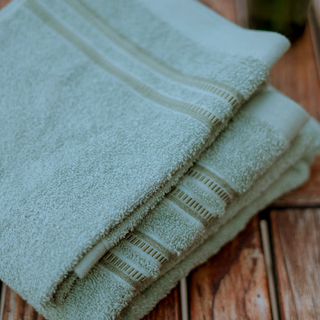 Jade Green Line Towel 450 Gms